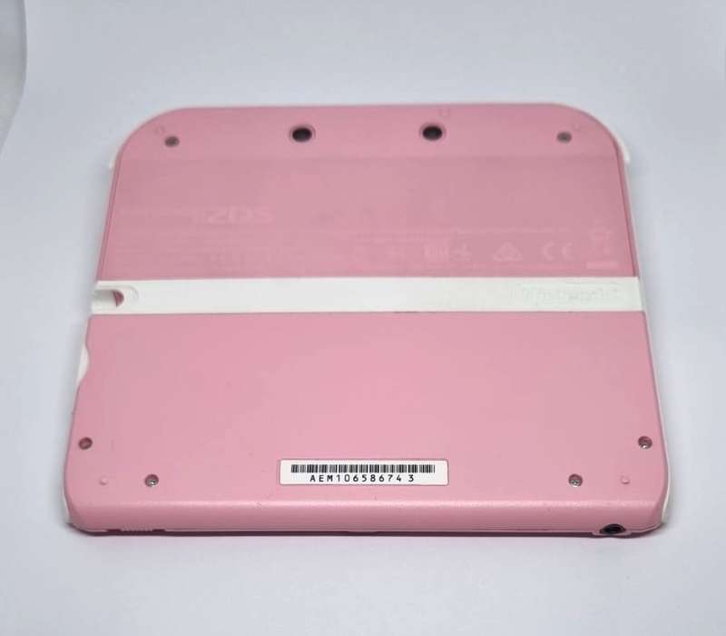Limited Edition Pink+White Nintendo 2DS bundle