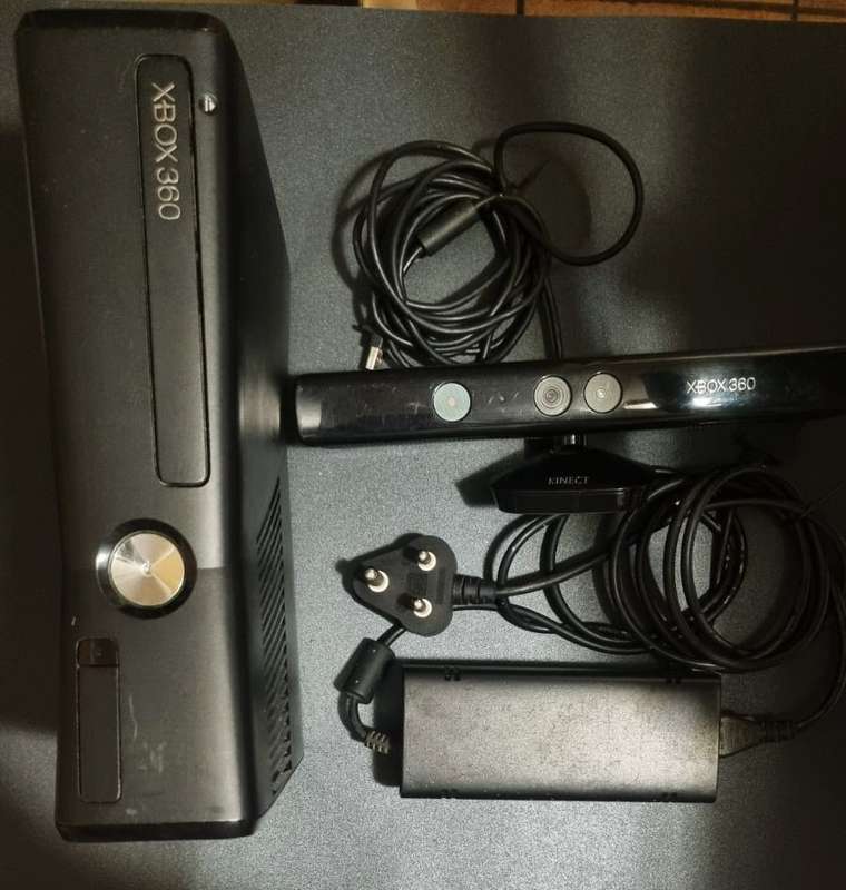Black XBOX 360 S