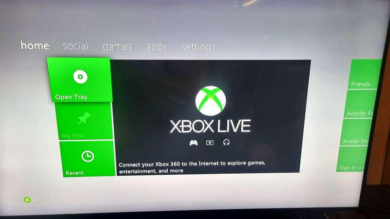 Black XBOX 360 S