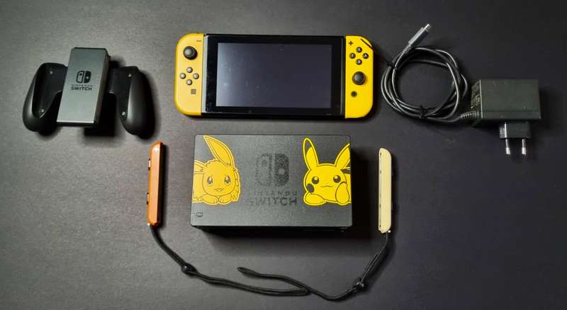 RARE LIMITED EDITION EVEE AND PIKACHU NINTENDO SWITCH
