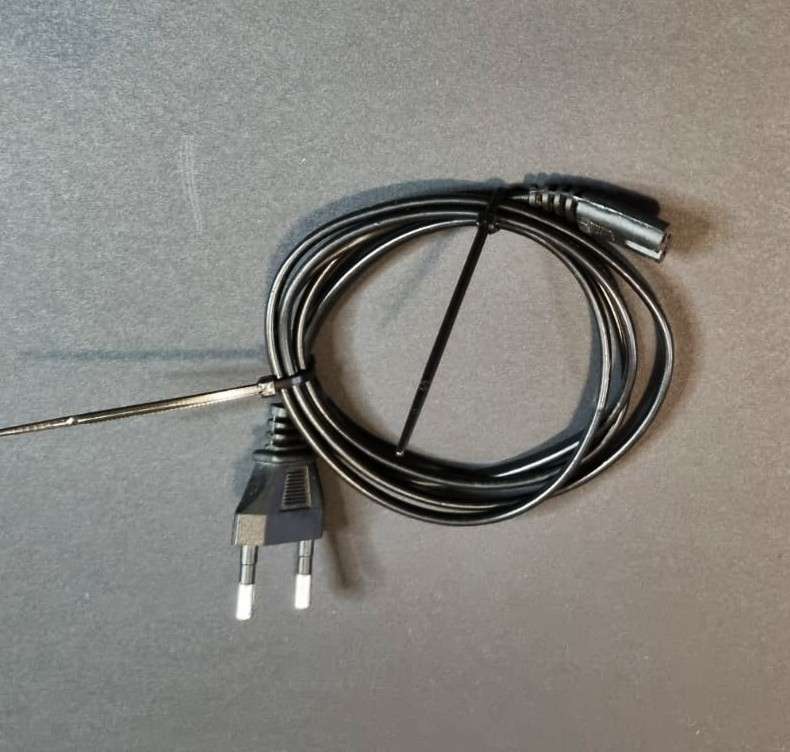 SILVER SONY PLAYSTAION 2 BUNDLE
