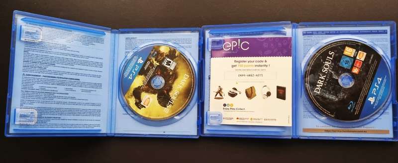 DARK SOULS PS4 BUNDLE