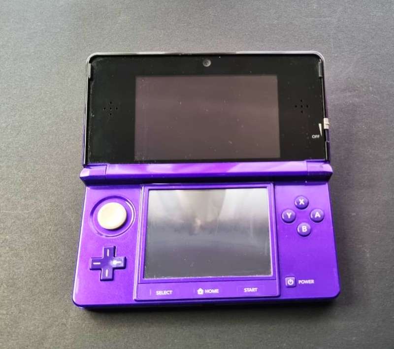 Rare Amazing Condition Nintendo 3DS (Kindly read description below)