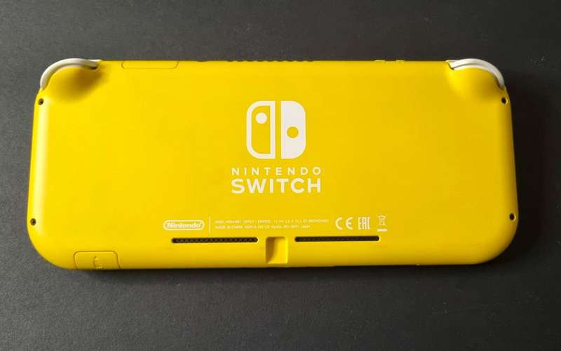 Amazing "Like New" Nintendo Switch Lite Bundle