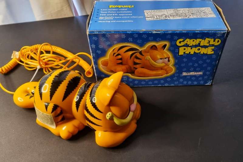 90s Incredibly rare complete in box Gafield Phone