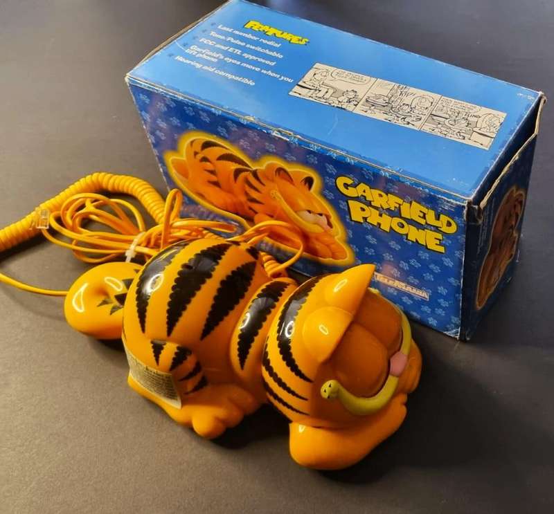 90s Incredibly rare complete in box Gafield Phone
