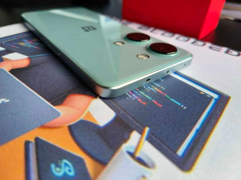 OnePlus Ace 2V