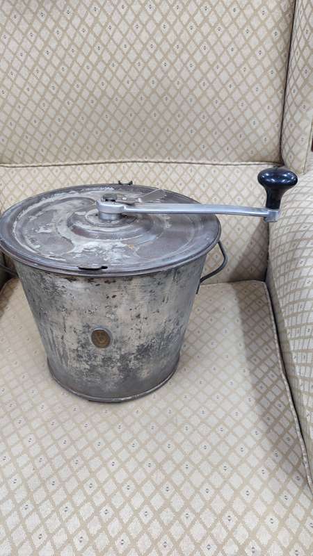 VINTAGE DOUGH MIXER