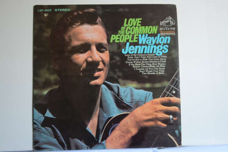 WAYLON JENNINGS - LOVE OF THE COMMON PEOPLE - VG+/EX