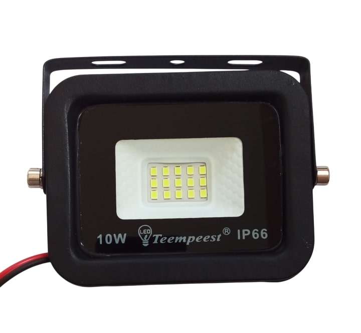 Low Voltage 10W 12V LED Floodlights. Ideal For 12V Batteries Or Solar Systems. Collections Allowed.