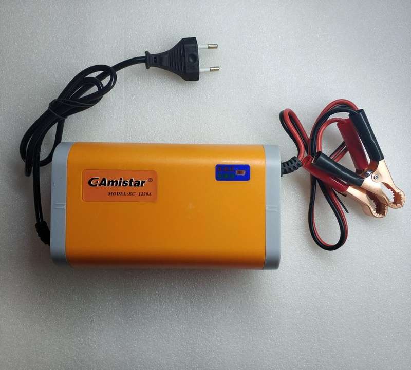 High Efficiency 12V 7A Intelligent Pulse Battery Charger. Heavy Duty Version. Collections Allowed.