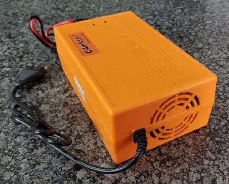 Heavy Duty 12V 30A Intelligent Pulse Battery Charger. High Efficiency Version. Collections Allowed.