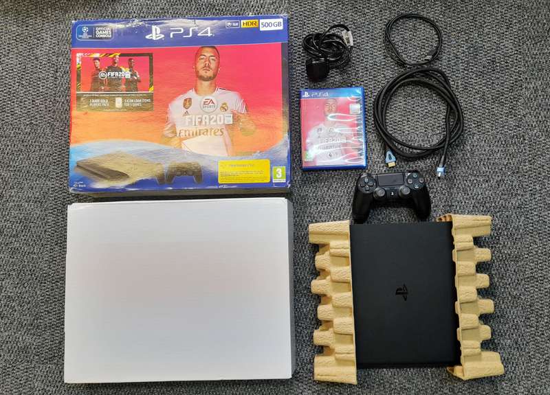 PS4 Console Slim