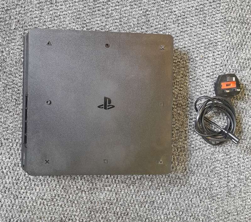 PS4 Console Slim