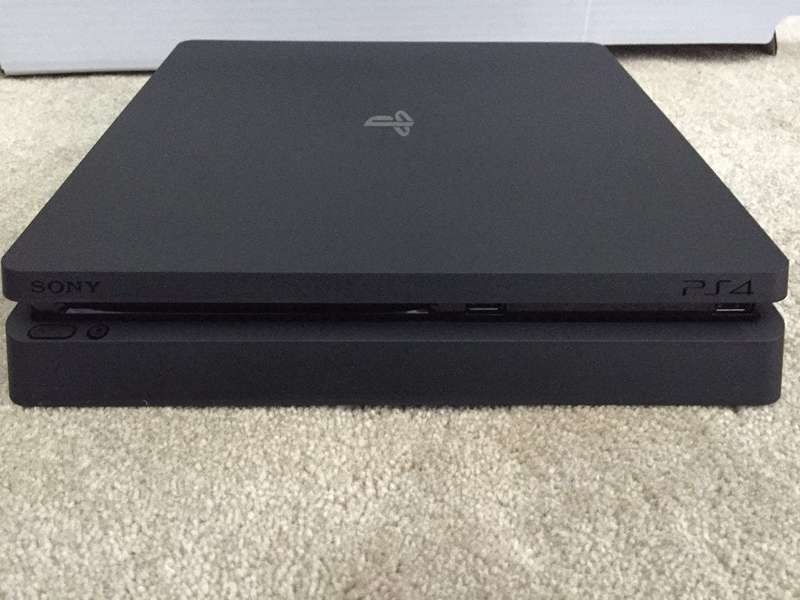 PS4 Console Slim