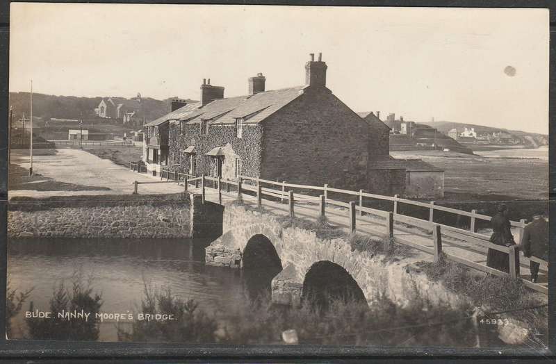 A PICTURE POST CARD SHOWING BUDE NANNY MOORE'S BRIDGE MINT LOOK SCAN