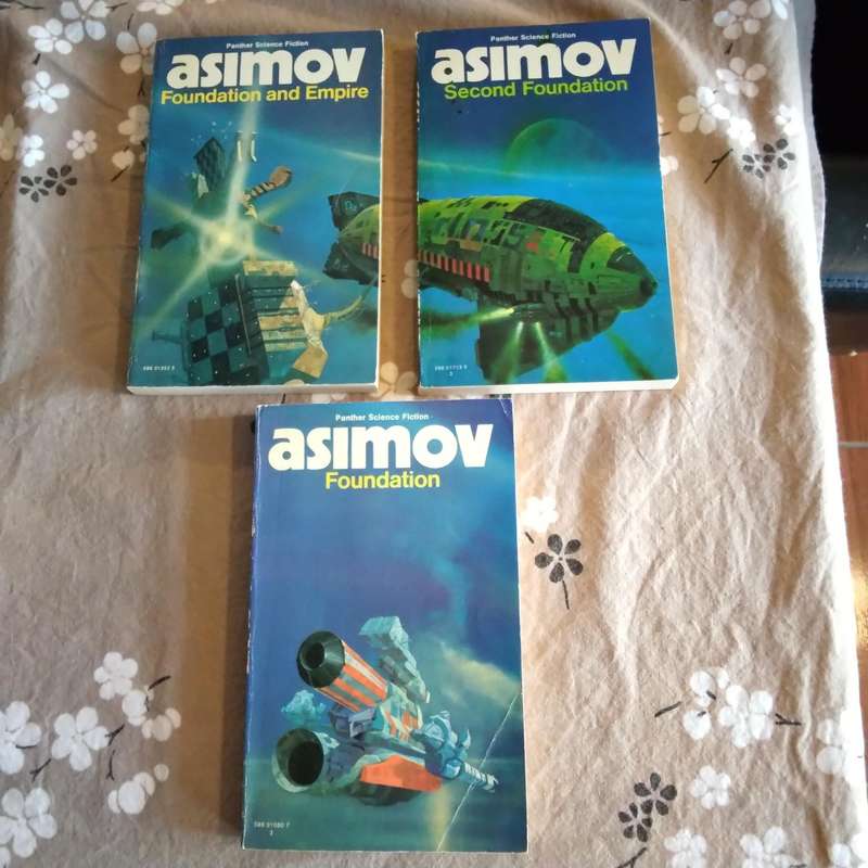 Isaac Asimov Foundation Paperback Box Set (Complete)