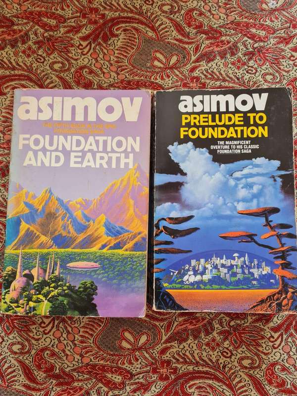 Isaac Asimov Paperback Lot (2 books)