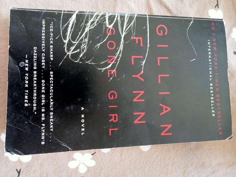 Gone Girl | Gillian Flynn (Paperback)