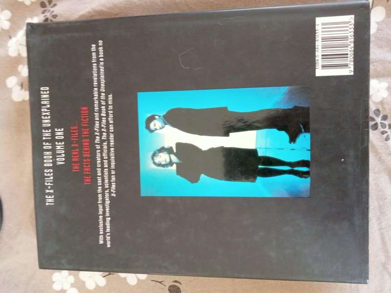 The X-Files: Book of the Unexplained, Volume 1 | Jane Goldman (Hardcover)