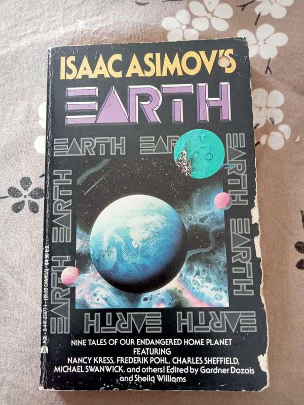 Earth | Isaac Asimov (Paperback)