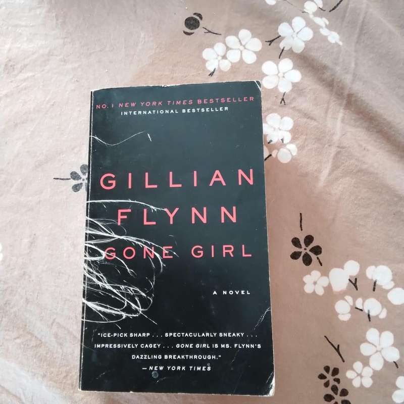 Gone Girl | Gillian Flynn (Paperback)