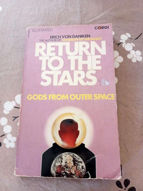 Gods from Outer Space | Erich von Däniken (Paperback)