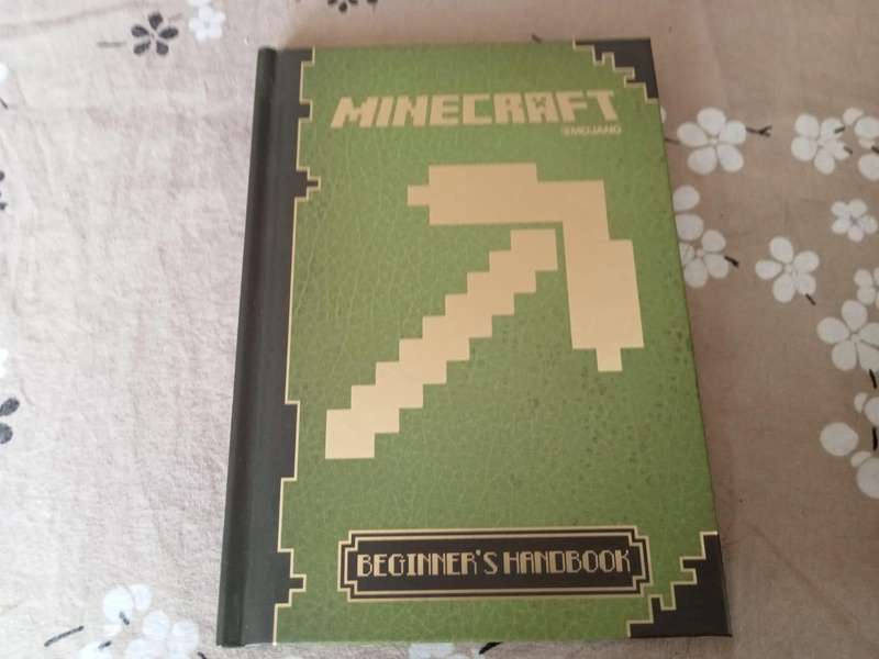 Minecraft Beginners Handbook: An Official Mojang Book