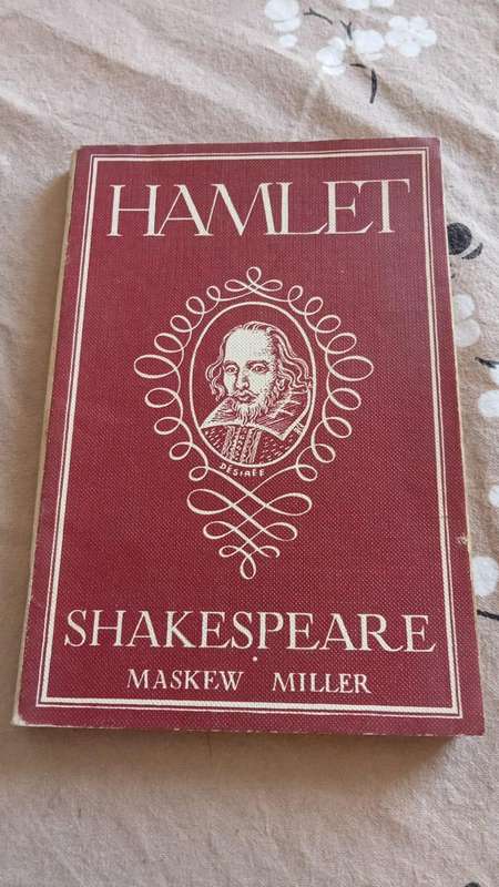 Hamlet | William Shakespeare (Softcover)