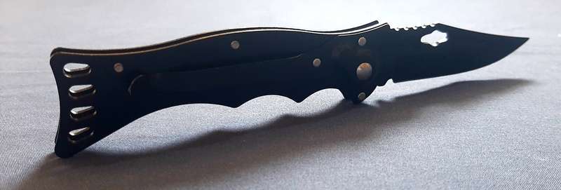LIGHTWEIGHT 20CM SWITCHBLADE
