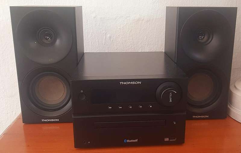 THOMSON MCS-512 BLUETOOTH MICRO HIFI SYSTEM - CD, USB, FM, AUX -  GREAT SOUND!