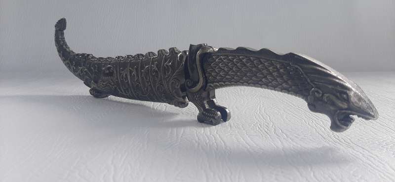 BEAUTIFUL 34CM VINTAGE DRAGON KNIFE WITH INTRICATE SHEATH