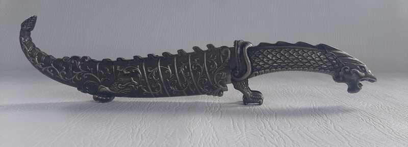 BEAUTIFUL 34CM VINTAGE DRAGON KNIFE WITH INTRICATE SHEATH