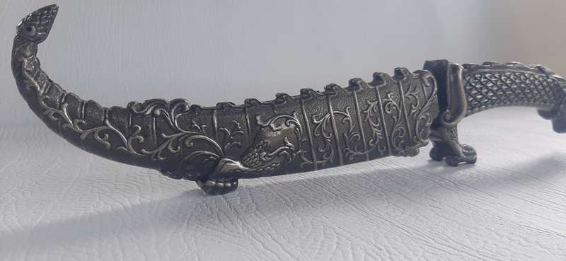 BEAUTIFUL 34CM VINTAGE DRAGON KNIFE WITH INTRICATE SHEATH