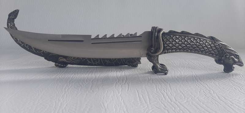 BEAUTIFUL 34CM VINTAGE DRAGON KNIFE WITH INTRICATE SHEATH