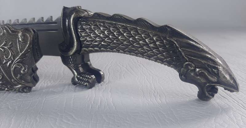 BEAUTIFUL 34CM VINTAGE DRAGON KNIFE WITH INTRICATE SHEATH