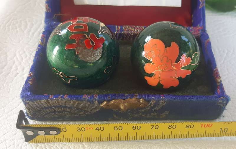 ELEGANT CHIMING BAODING BALLS WITH ORIGINAL BOX