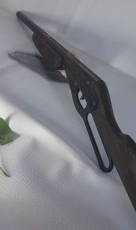 VINTAGE DAISY MODEL 660 BB GUN