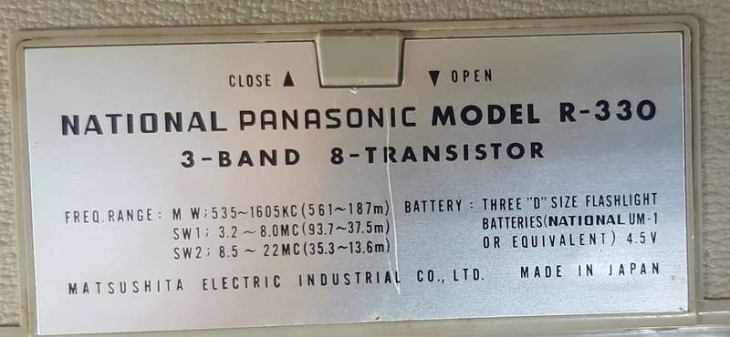 RARE VINTAGE NATIONAL PANASONIC R-330 TRANSISTOR RADIO - ORIGINAL LEATHER CASE!