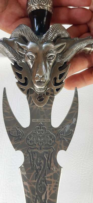 FROSTMOURNE - THE LICH KING'S BLADE