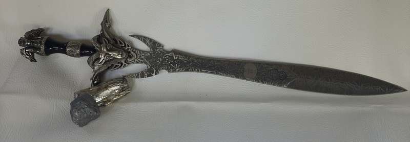 FROSTMOURNE - THE LICH KING'S BLADE