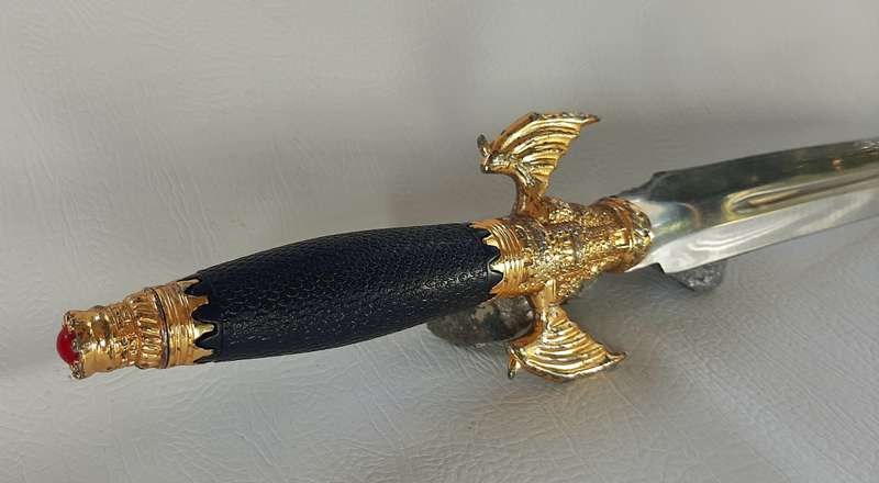 DRACULA'S CASTLE DAGGER - A BLADE FORGED IN DARKNESS