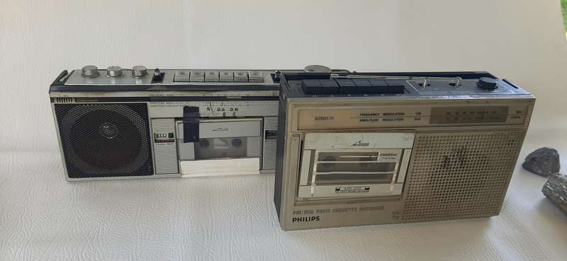 VINTAGE PHILIPS TAPE DECK RADIOS - UNTESTED