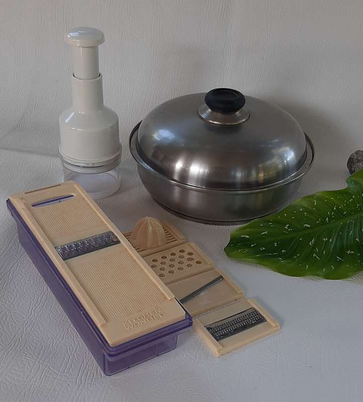 CLASSIC KITCHENWARE LOT - INCLUDES ALOE STAINLESS STEEL POT!