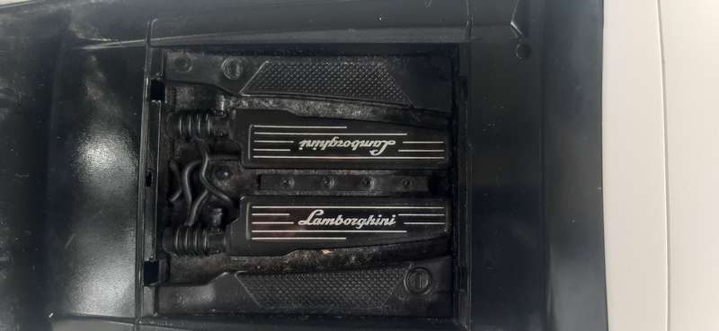 LARGE 50cm REMOTE-CONTROL LAMBORGHINI - UNTESTED, INCLUDES 6V BATTERY AND CHARGER
