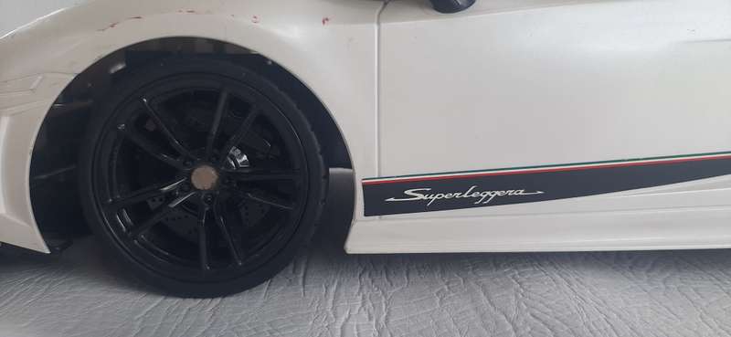 LARGE 50cm REMOTE-CONTROL LAMBORGHINI - UNTESTED, INCLUDES 6V BATTERY AND CHARGER