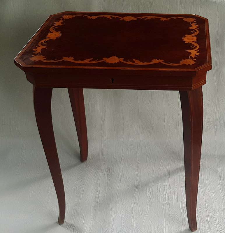 VINTAGE SORRENTO MARQUETRY MUSIC BOX TABLE - RARE & FULLY FUNCTIONAL!!!