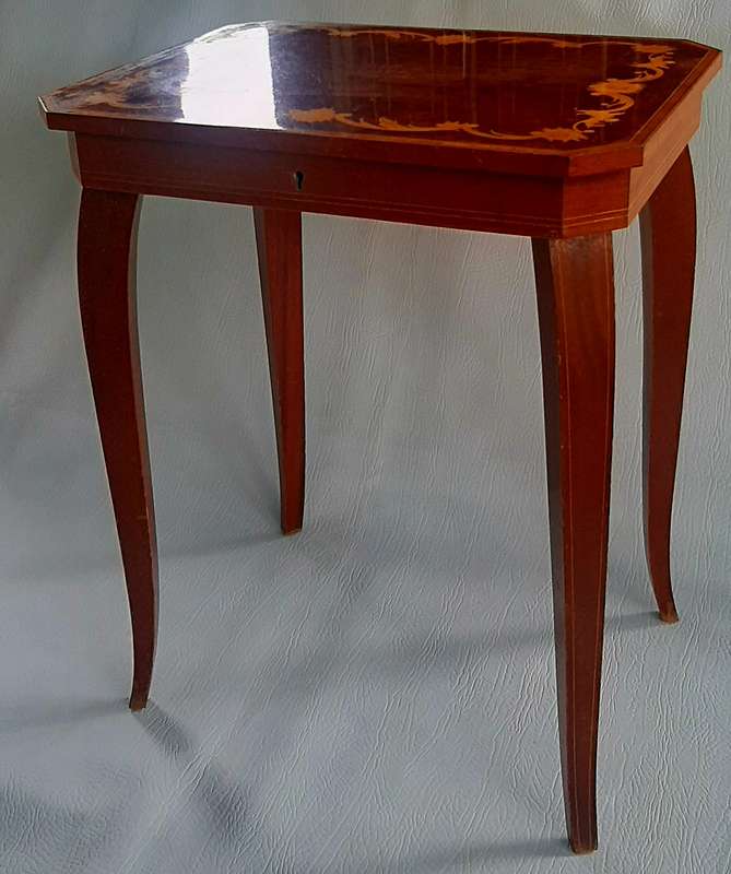 VINTAGE SORRENTO MARQUETRY MUSIC BOX TABLE - RARE & FULLY FUNCTIONAL!!!