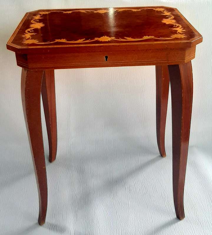 VINTAGE SORRENTO MARQUETRY MUSIC BOX TABLE - RARE & FULLY FUNCTIONAL!!!