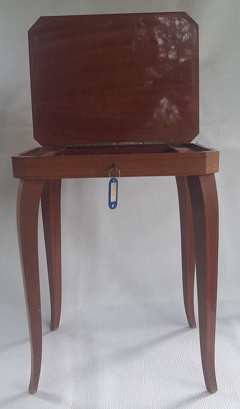 VINTAGE SORRENTO MARQUETRY MUSIC BOX TABLE - RARE & FULLY FUNCTIONAL!!!